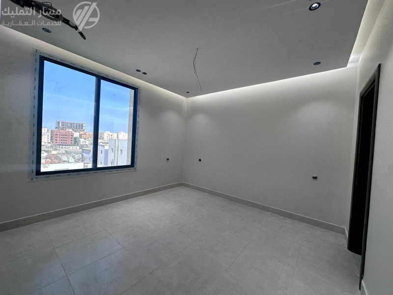 Photo by Daniel J. Schwarz